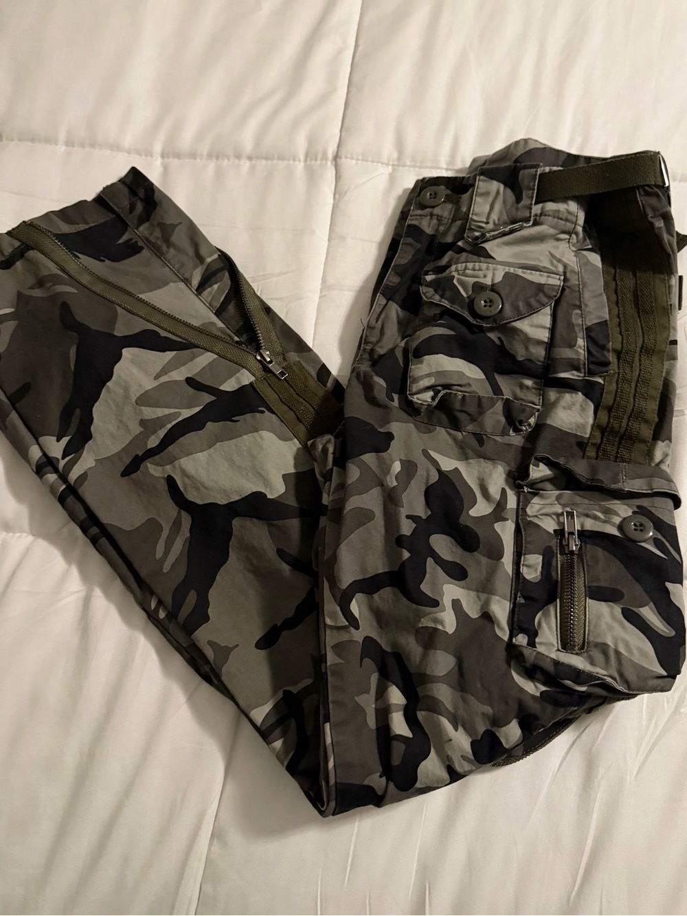 Men's Grey Camo Cargo Pants with Utility Pockets